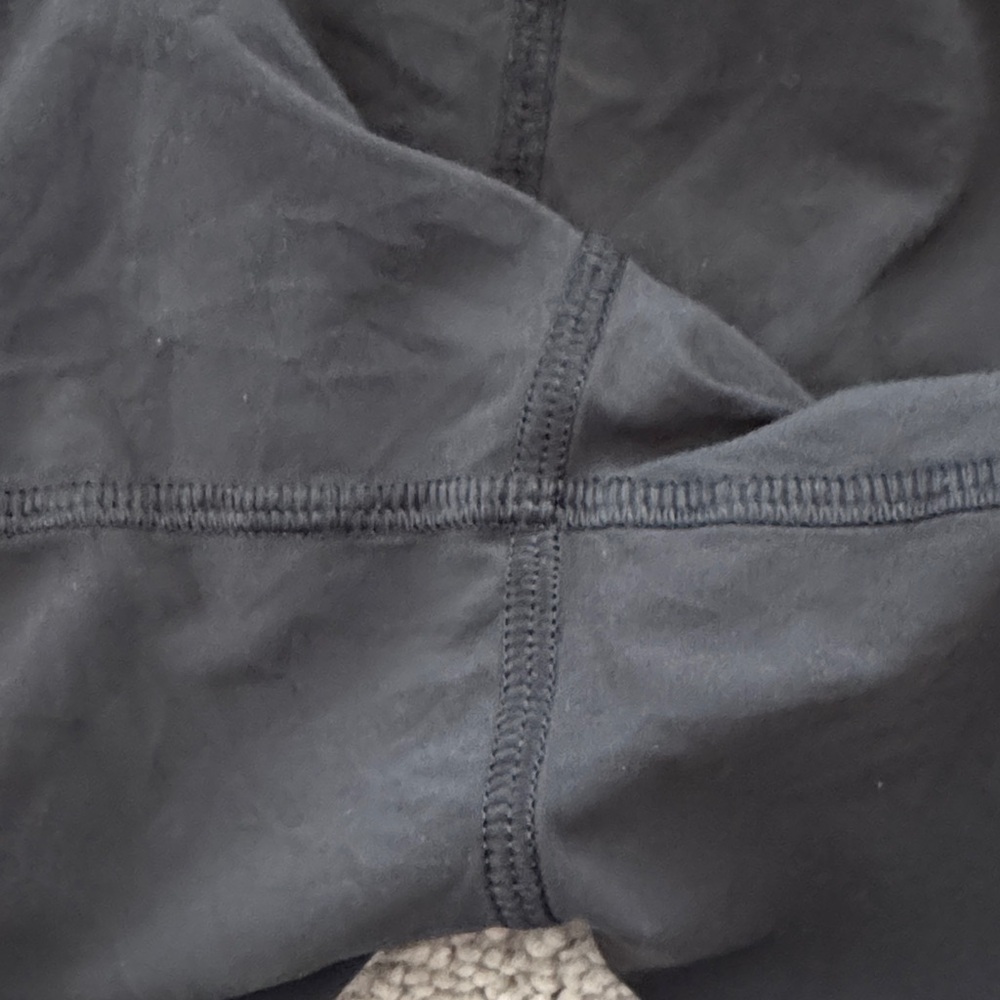 Lululemon Hotty Hot Short II size 8 - Picture 4 of 6